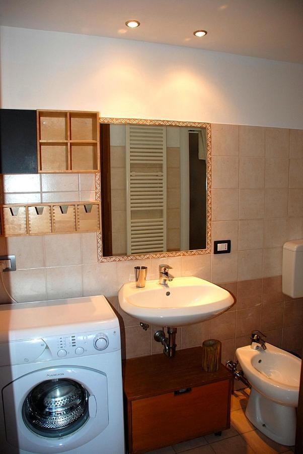 Pisolo In Citta Casa Vacanze Nel Centro Storico Bologna Exteriör bild